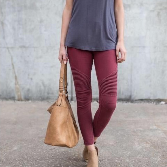 NEW•XL-1X•STRETCHY MERLOT DISTRESSED MOTO LEGGINGS - Picture 3 of 14